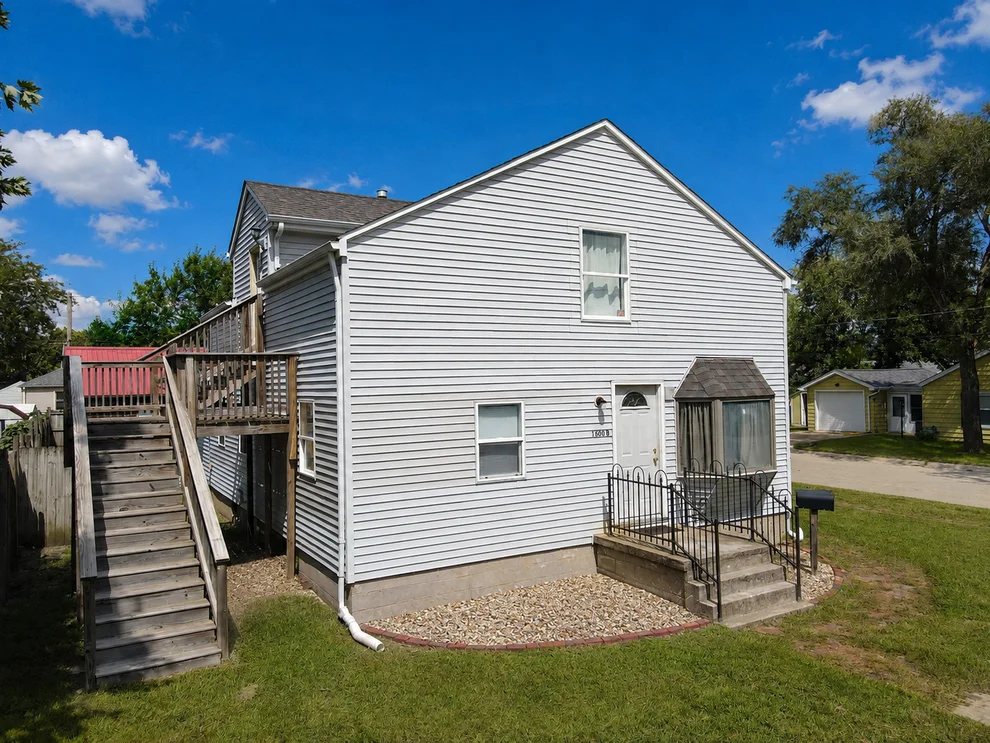 Unit for sale at 1600 W Main Street, Ottawa, IL 61350