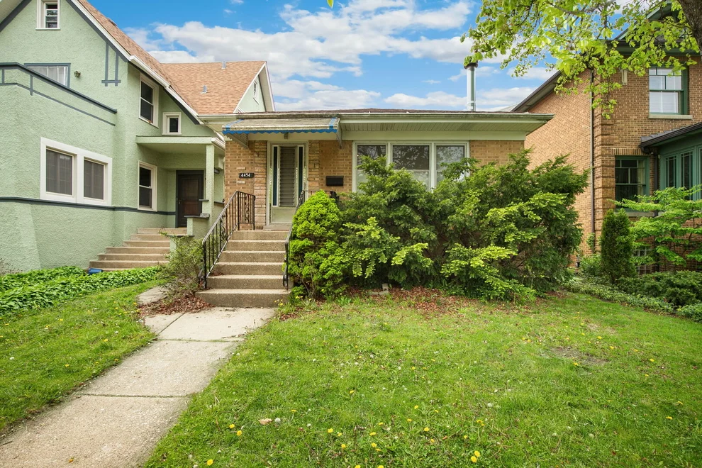 Unit for sale at 4454 N Richmond Street, Chicago, IL 60625