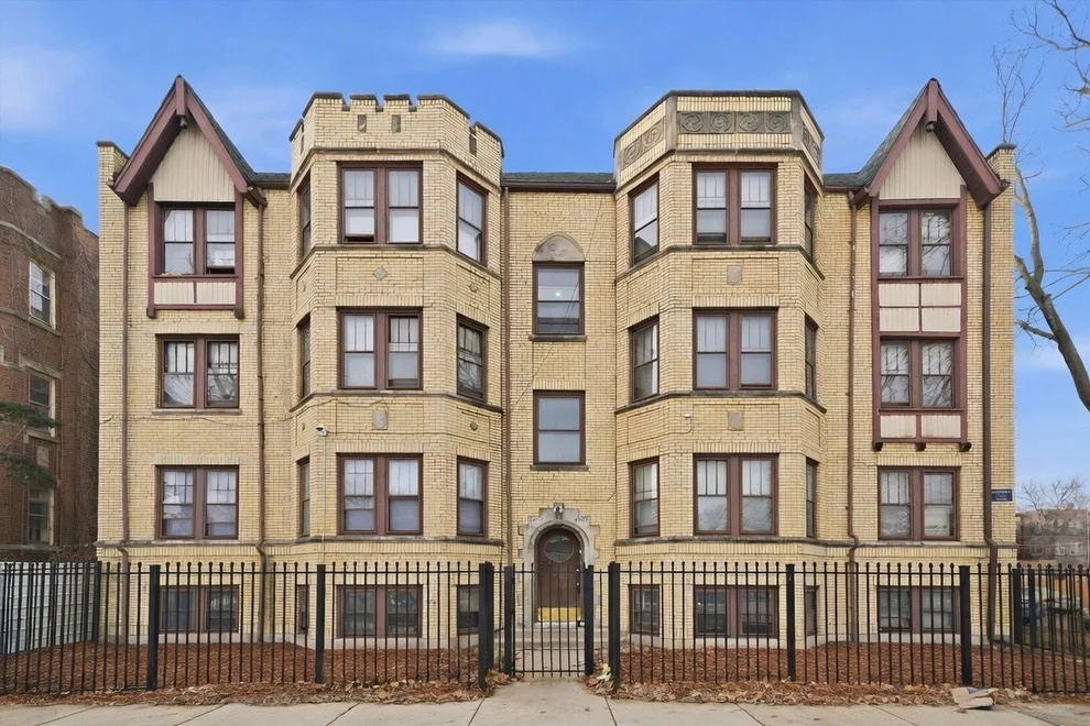 Unit for sale at 8602 S Euclid Avenue, Chicago, IL 60617