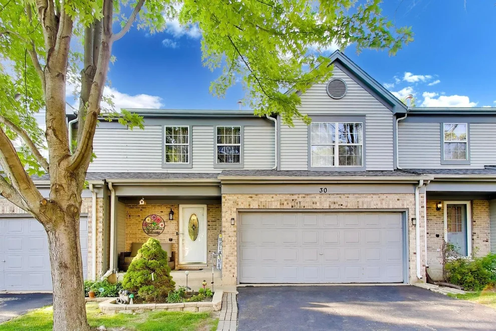 Unit for sale at 30 Oxford Court, Algonquin, IL 60102