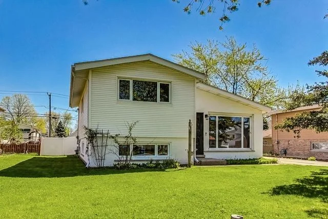 Unit for sale at 509 N Willow Road, Elmhurst, IL 60126