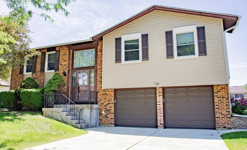 Unit for sale at 750 Michigan Lane, Elk Grove Village, IL 60007