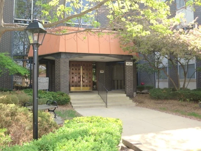 Unit for sale at 9529 BRONX Place, SKOKIE, IL 60077