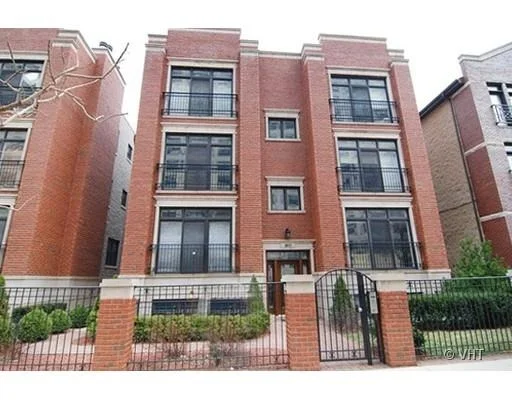 Unit for sale at 4853 N Winthrop Avenue, CHICAGO, IL 60640