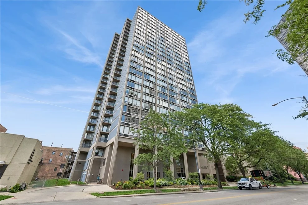 Unit for sale at 5320 N SHERIDAN Road, Chicago, IL 60640