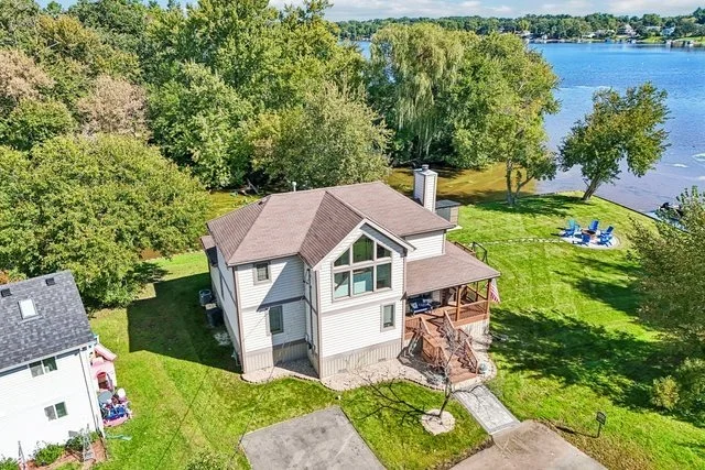 Unit for sale at 25138 W Lake Avenue, Ingleside, IL 60041