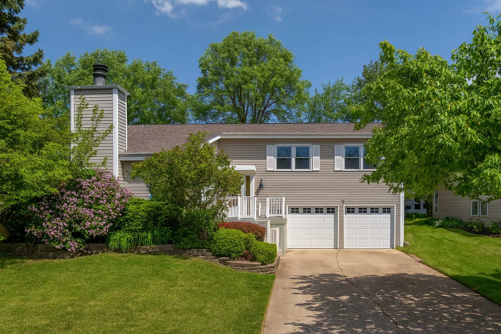 Unit for sale at 310 Loveland Drive, Glendale Heights, IL 60139