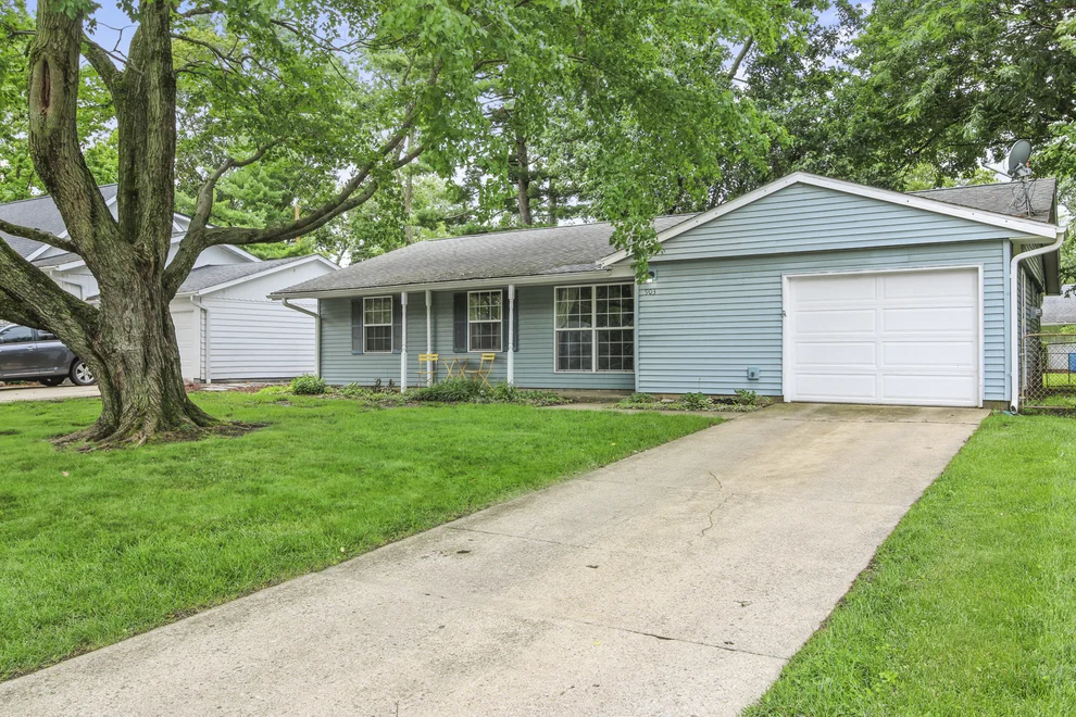 Unit for sale at 903 Scottsdale Drive, Champaign, IL 61821