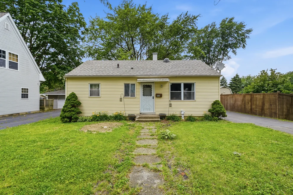 Unit for sale at 225 Park Drive, Joliet, IL 60436