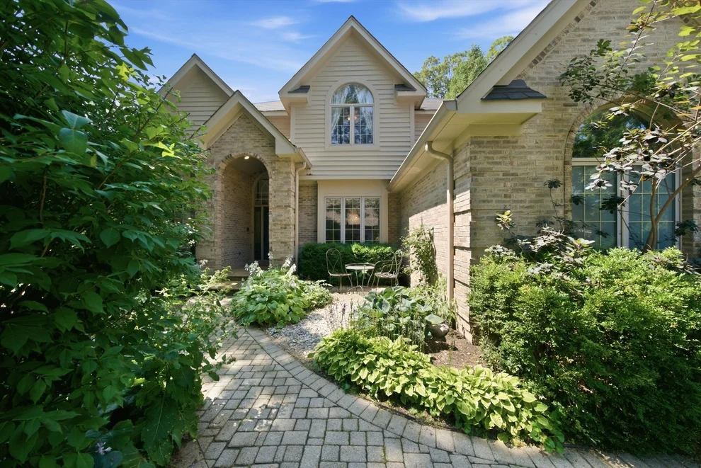 Unit for sale at 2523 Forest Court, Lindenhurst, IL 60046