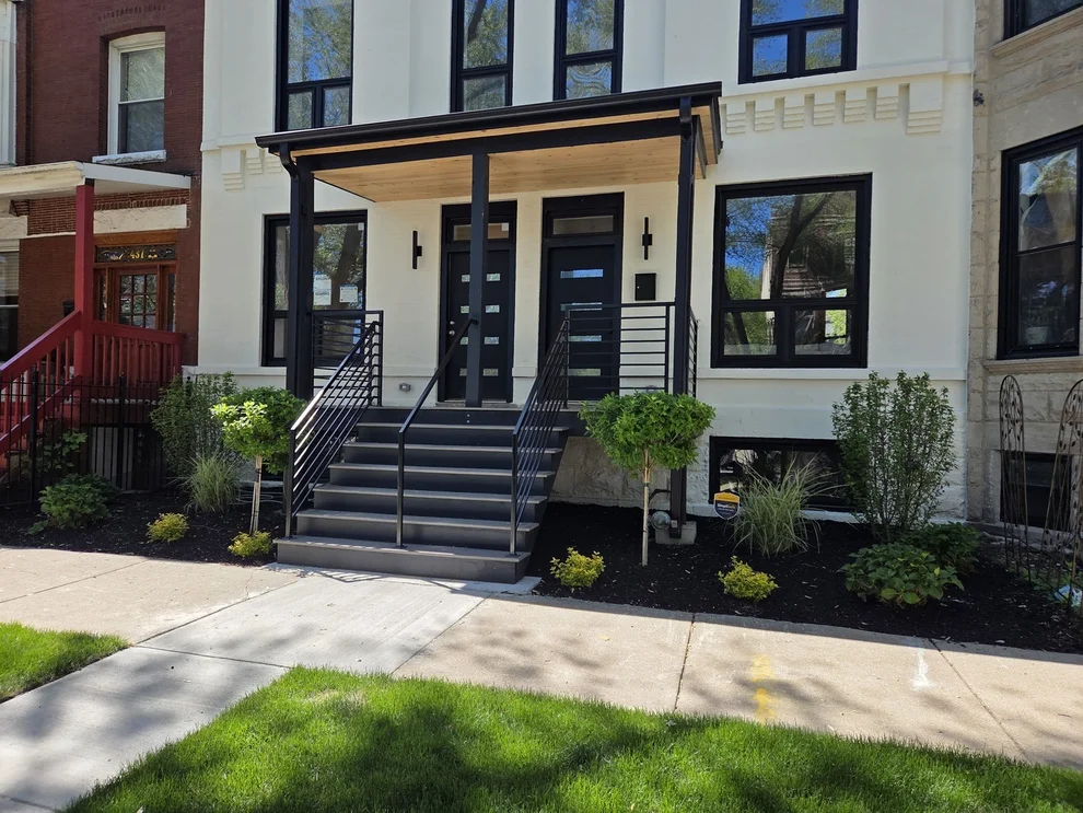 Unit for sale at 433 E 46th Place, Chicago, IL 60653