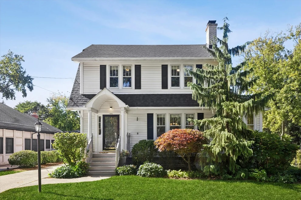 Unit for sale at 808 Howard Street, Wheaton, IL 60187