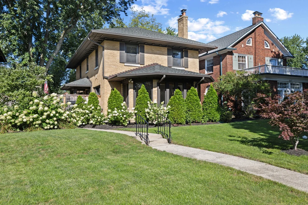 Unit for sale at 843 N Oak Park Avenue, Oak Park, IL 60302