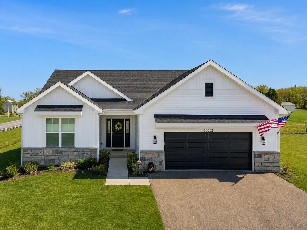 Unit for sale at 10002 Woodland Drive, Hebron, IL 60034