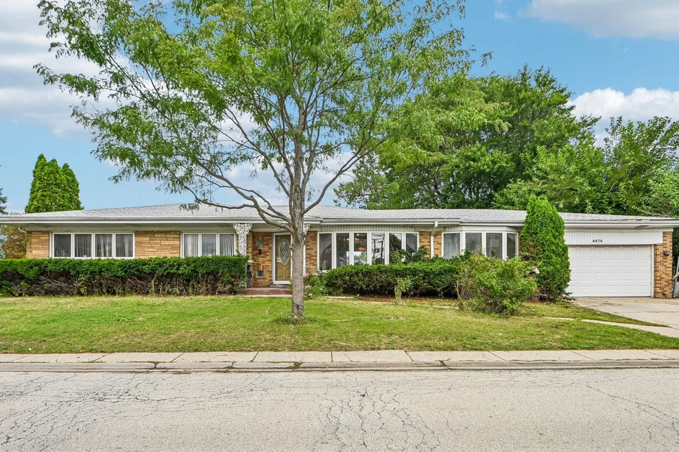 Unit for sale at 4474 W Chase Avenue, Lincolnwood, IL 60712