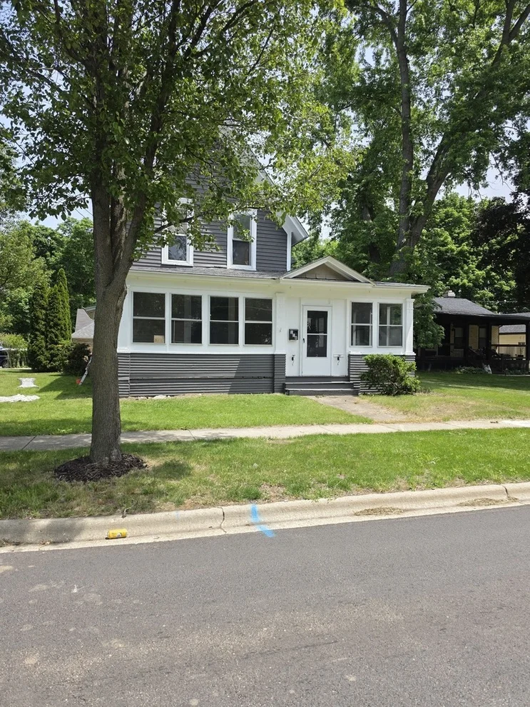 Unit for sale at 118 N Washington Street, Carpentersville, IL 60110