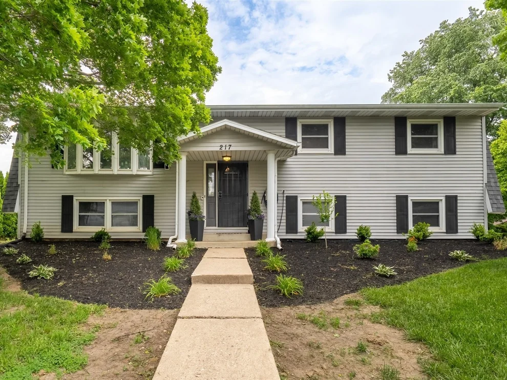 Unit for sale at 217 INDIAN CREEK Drive, Pekin, IL 61554