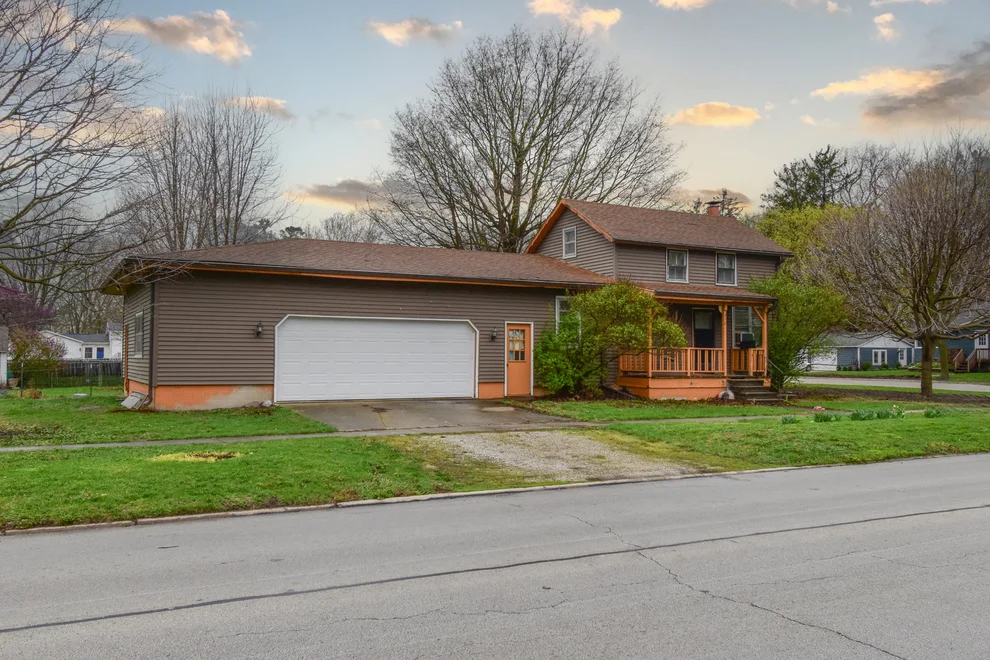 Unit for sale at 310 N 1st Street, Fairbury, IL 61739