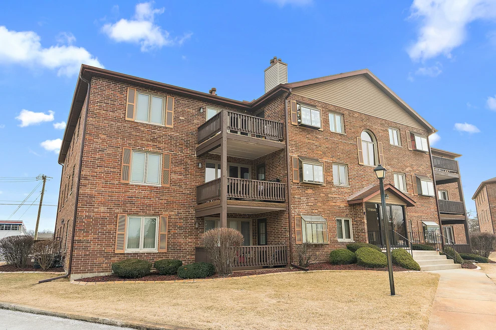 Unit for sale at 17206 Ridgeland Avenue, Tinley Park, IL 60477