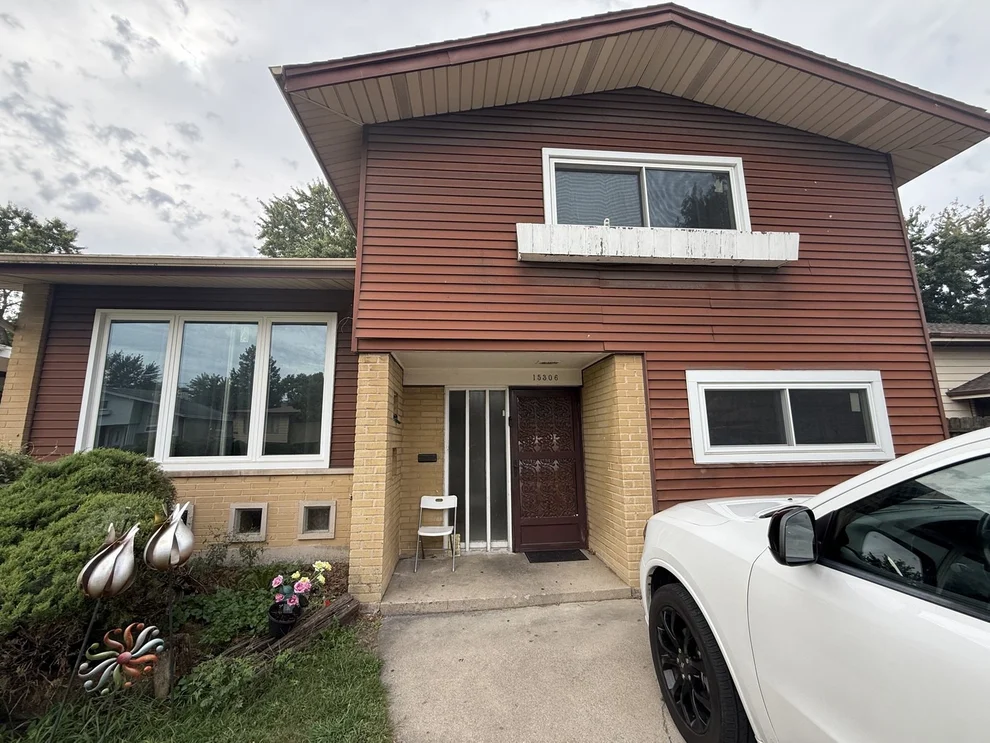 Unit for sale at 15306 Diekman Court, Dolton, IL 60419