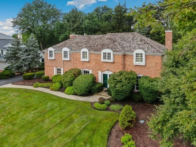 Unit for sale at 59 Sheffield Lane, Oak Brook, IL 60523