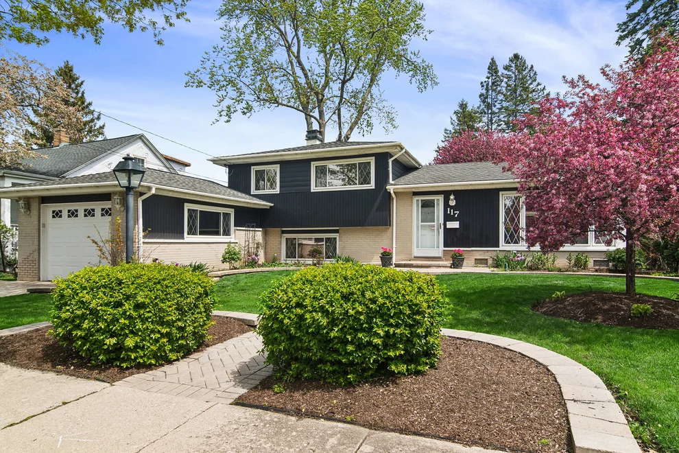 Unit for sale at 117 N Maple Street, Palatine, IL 60067
