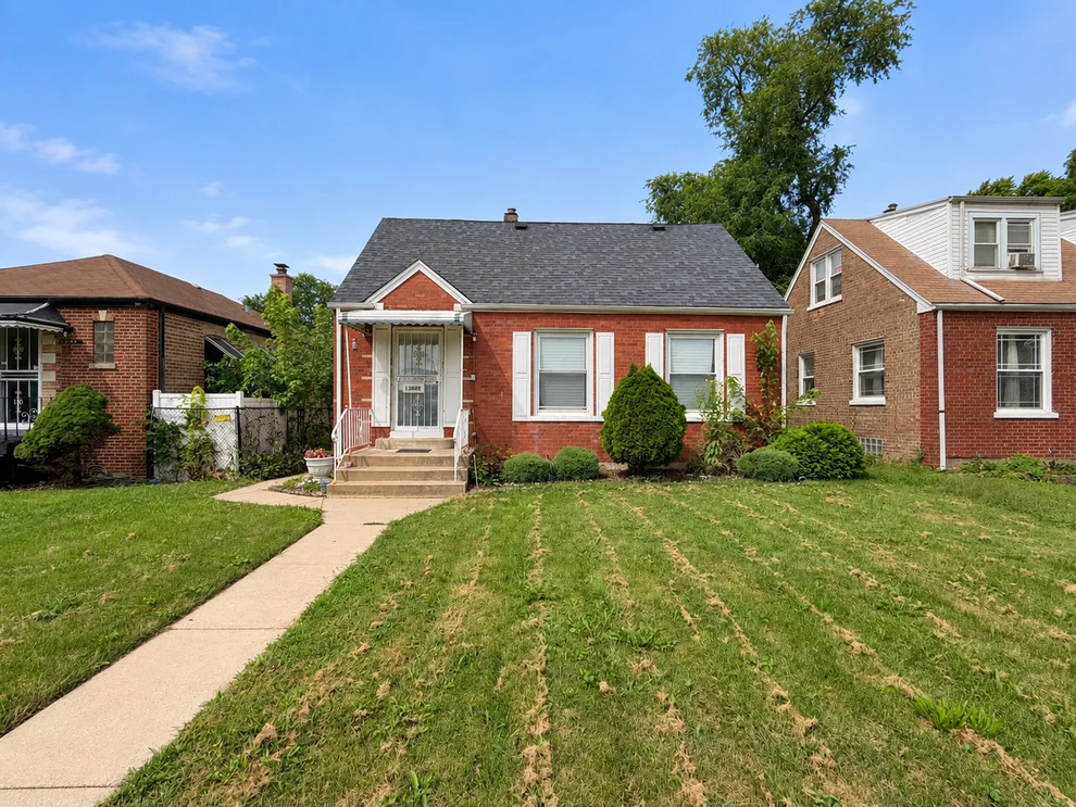 Unit for sale at 12924 S Wallace Street, Chicago, IL 60628