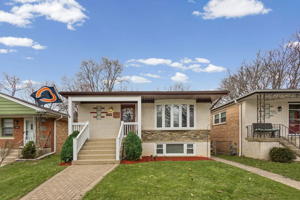 Unit for sale at 7070 N Mason Avenue, Chicago, IL 60646