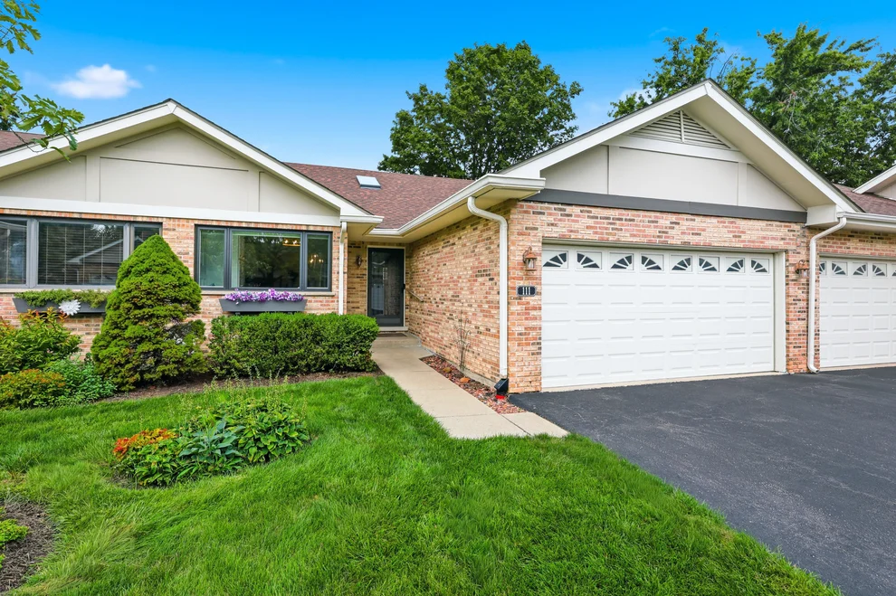 Unit for sale at 111 Villa Way, Bloomingdale, IL 60108