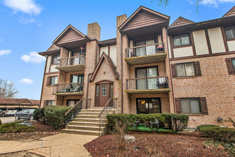Unit for sale at 2815 Glenwood Lansing Road, Lynwood, IL 60411