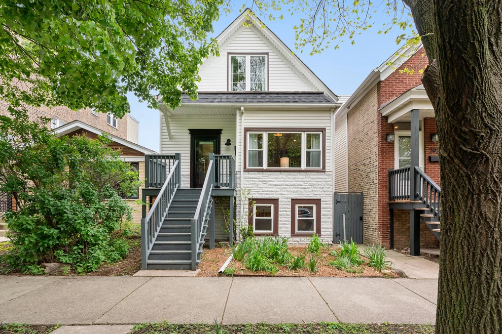 Unit for sale at 2929 N Fairfield Avenue, Chicago, IL 60618