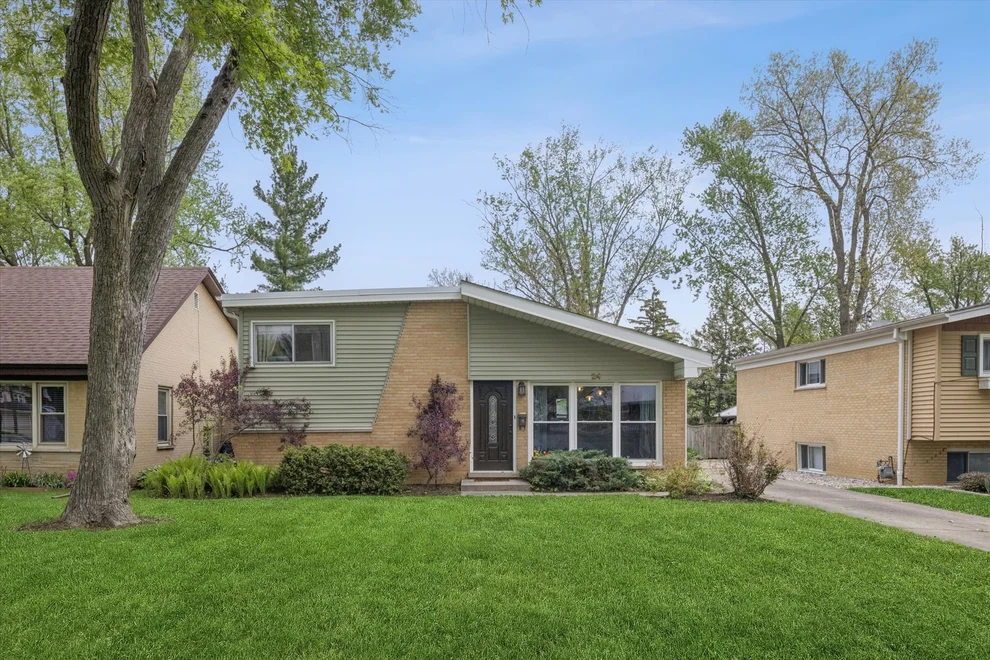 Unit for sale at 24 E Congress Street, Villa Park, IL 60181