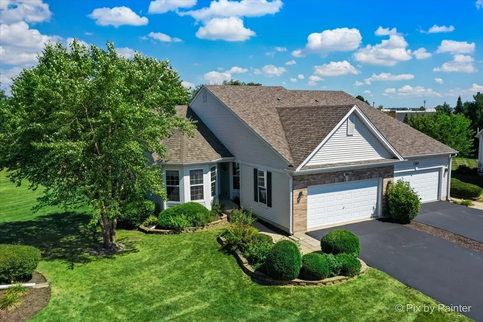 Unit for sale at 386 Woodhill Drive, Carol Stream, IL 60188