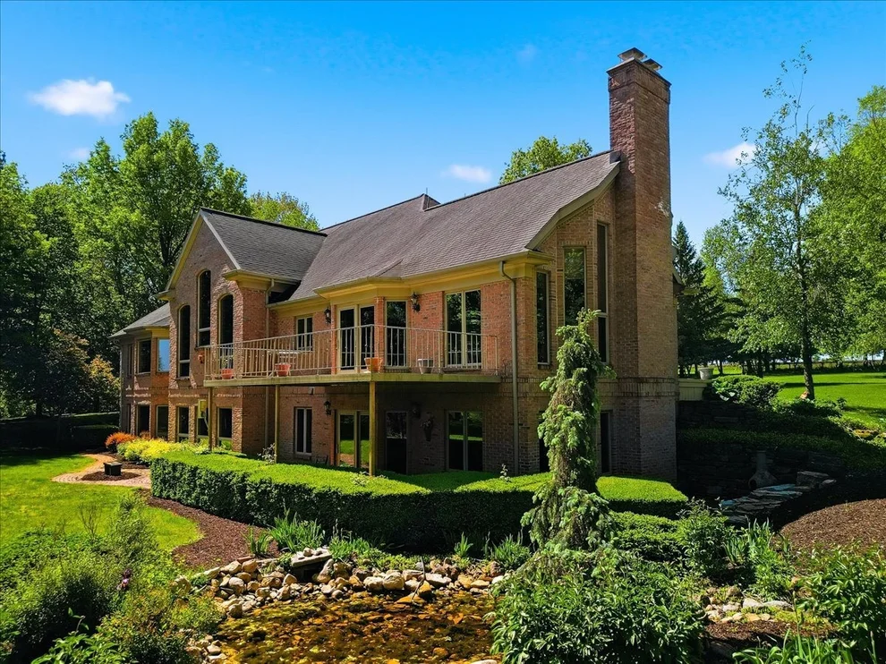 Unit for sale at 17619 Grandview Drive, Sterling, IL 61081