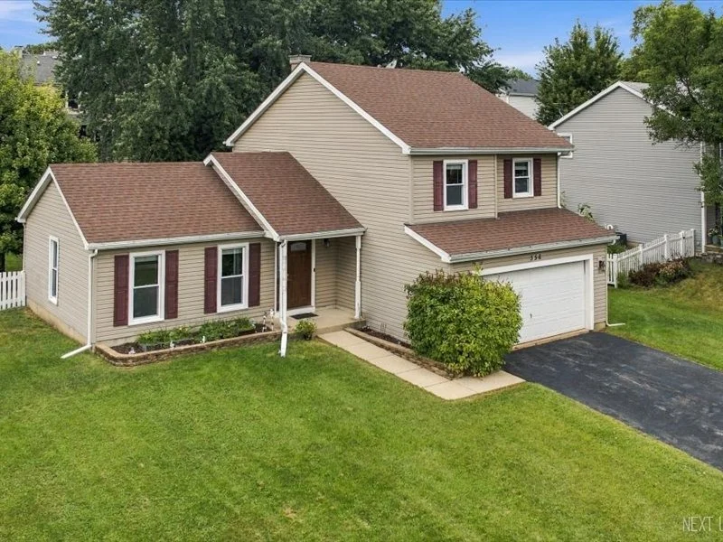 Unit for sale at 356 Wildwood Drive, North Aurora, IL 60542