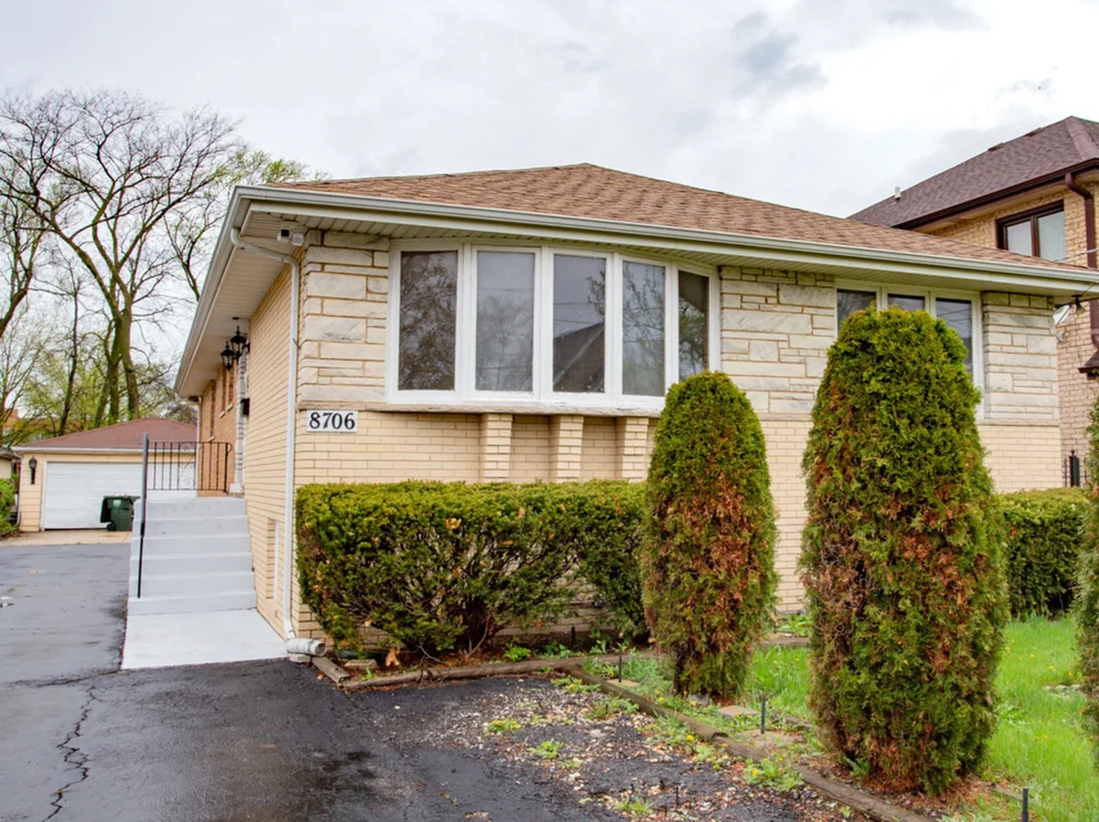 Unit for sale at 8706 W Stolting Road, Niles, IL 60714
