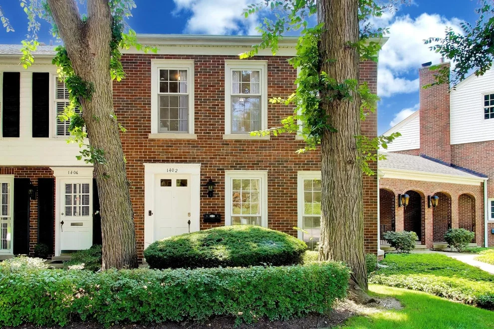 Unit for sale at 1402 Waukegan Road, Northbrook, IL 60062