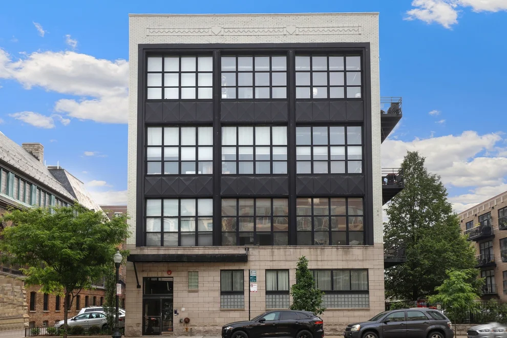 Unit for sale at 1918 S Michigan Avenue, Chicago, IL 60616