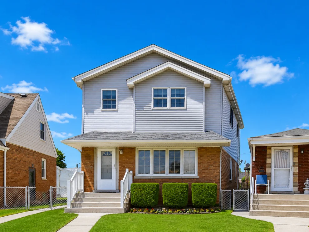 Unit for sale at 5110 S Nagle Avenue, Chicago, IL 60638
