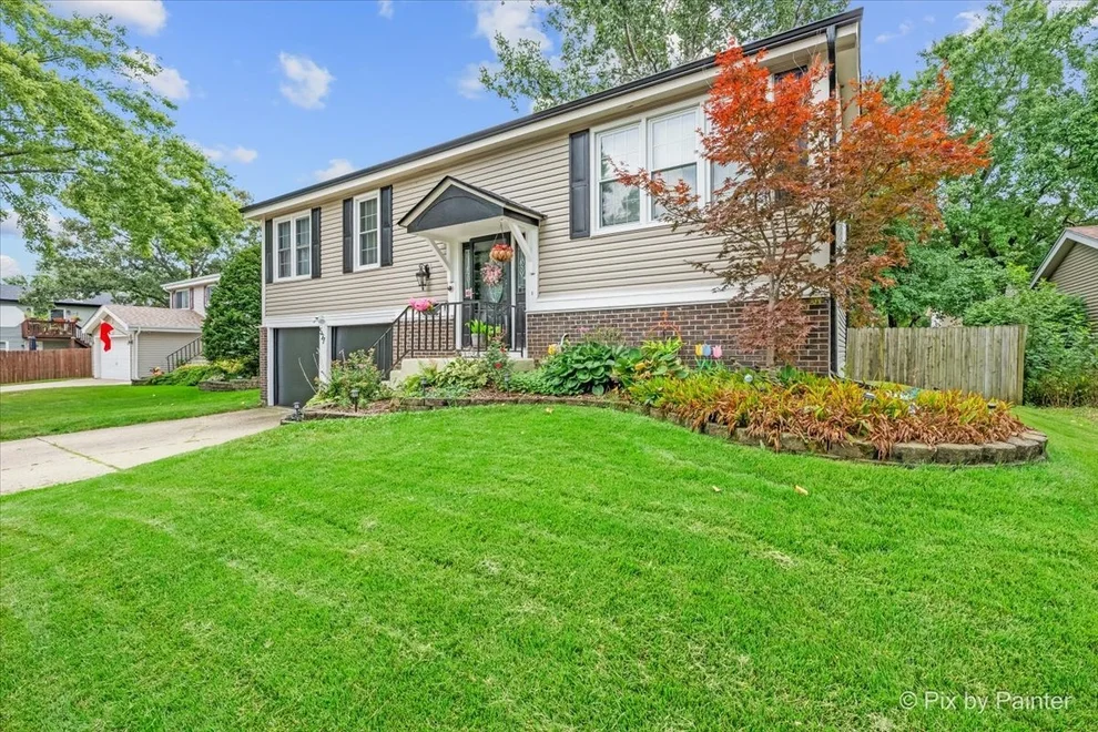 Unit for sale at 527 Cottonwood Circle, Bolingbrook, IL 60440