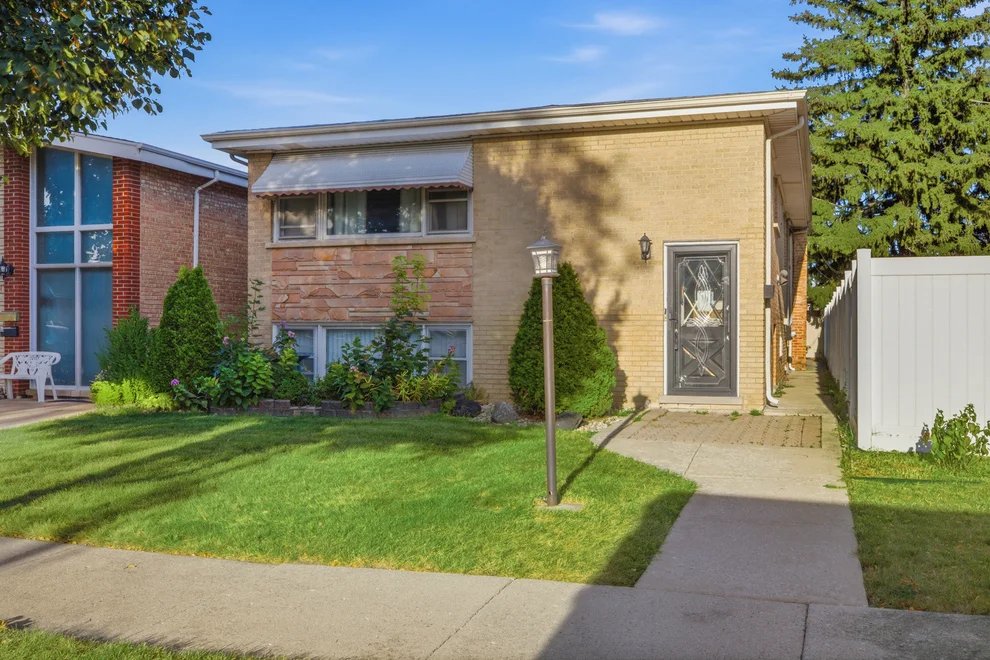 Unit for sale at 1609 N 23 Avenue, Melrose Park, IL 60160