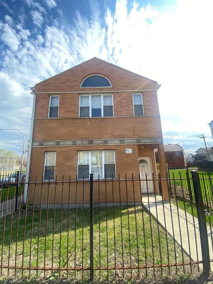 Unit for sale at 29 W Garfield Boulevard, Chicago, IL 60621
