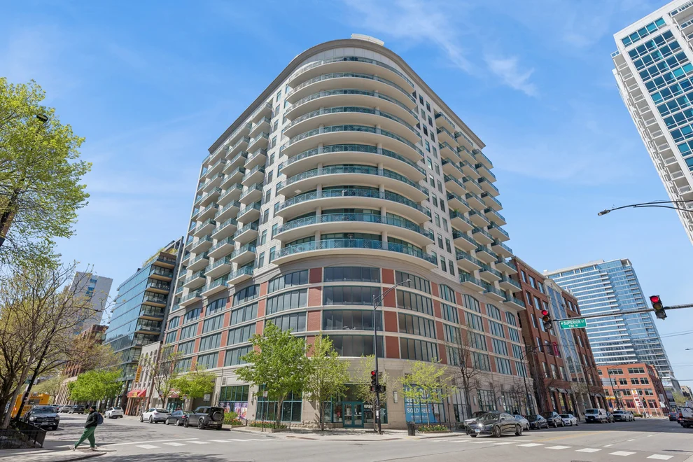 Unit for sale at 340 W Superior Street, Chicago, IL 60654