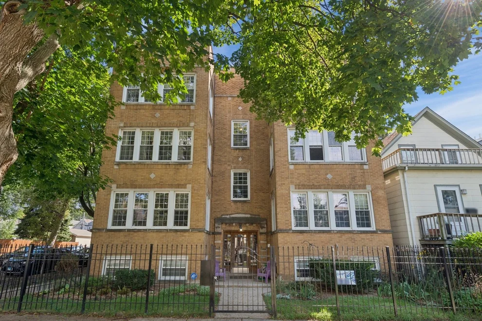 Unit for sale at 5125 N CLAREMONT Avenue, Chicago, IL 60625