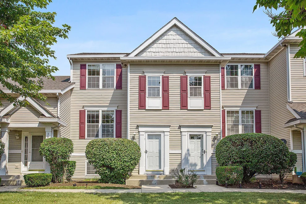 Unit for sale at 3047 Woodside Drive, Joliet, IL 60431
