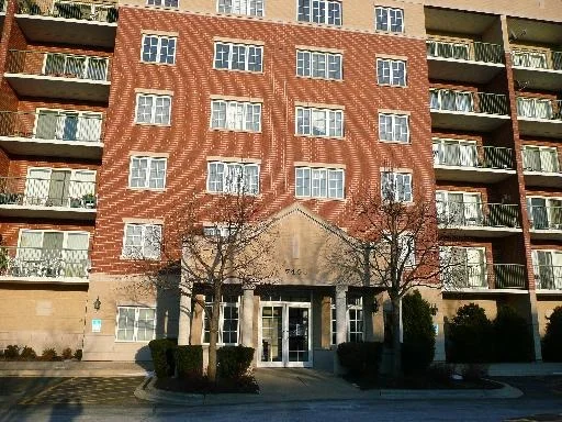 Unit for sale at 7400 N LINCOLN Avenue, SKOKIE, IL 60076