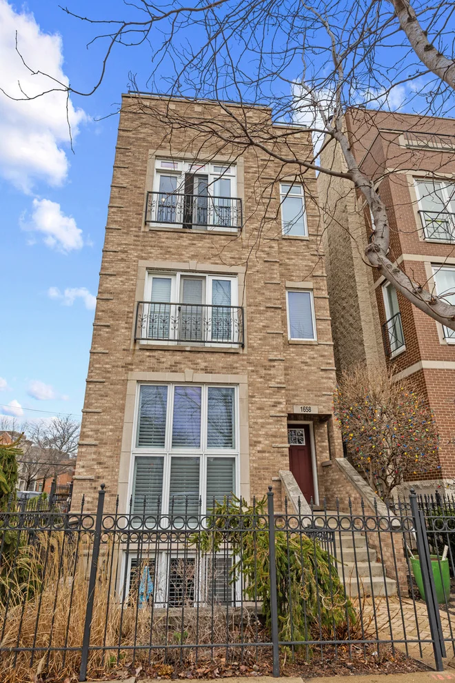 Unit for sale at 1658 W Diversey Parkway, Chicago, IL 60614