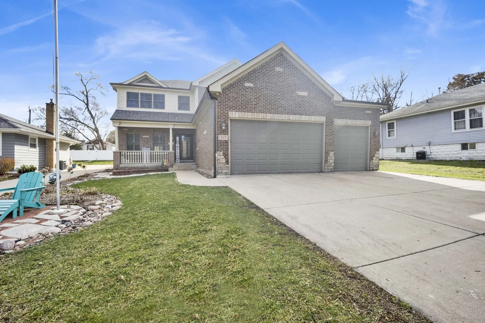 Unit for sale at 117 S Grant Street, Westmont, IL 60559
