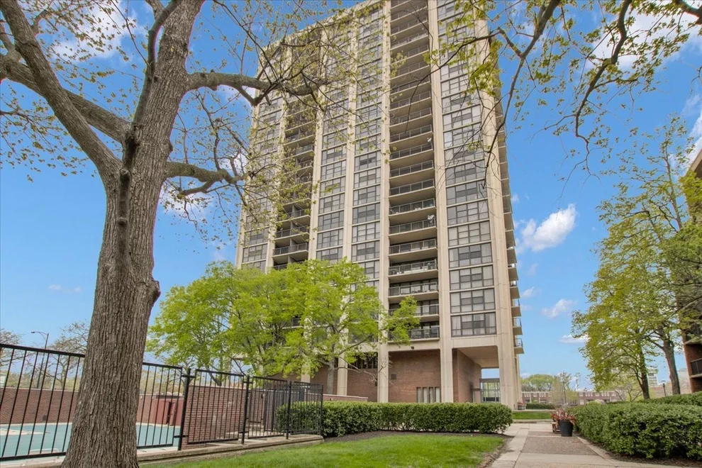 Unit for sale at 2901 S Michigan Avenue, Chicago, IL 60616