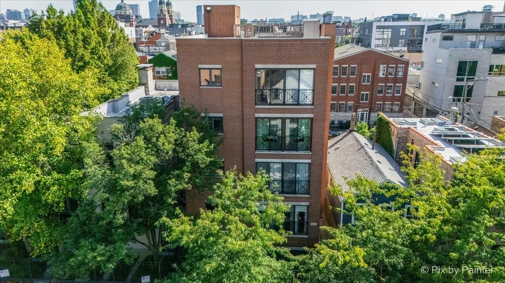 Unit for sale at 1541 W CHESTNUT Street, Chicago, IL 60642